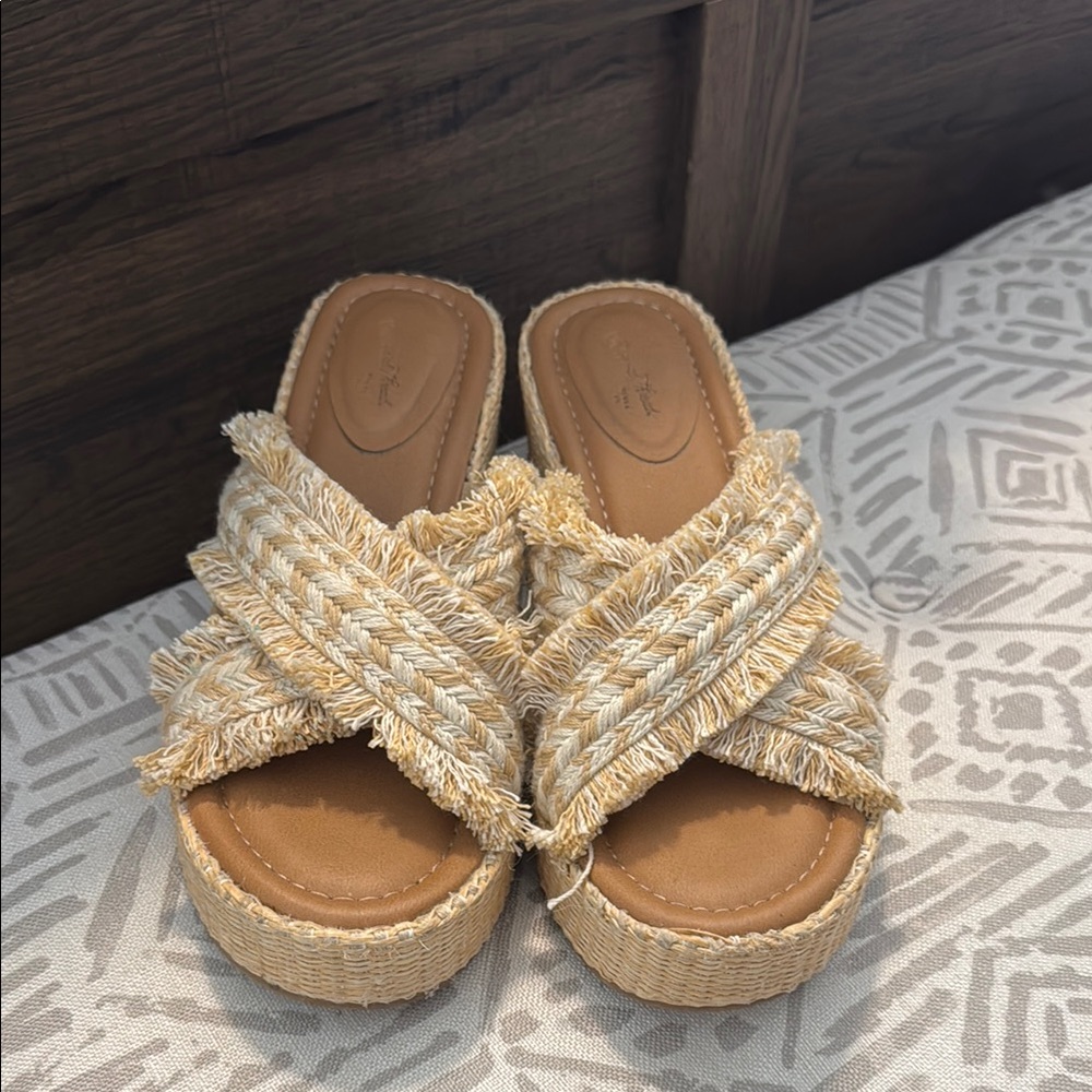 Universal thread sandals - Picture 1 of 6